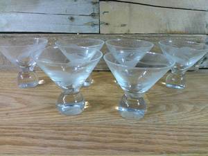 lot 141 image: Set of 6 Etched Leaf Martini Glasses