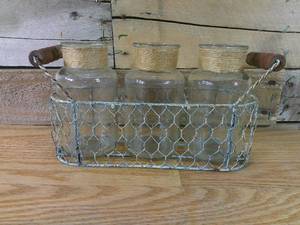 lot 142 image: Farm House Chicken Wire Glass Decor