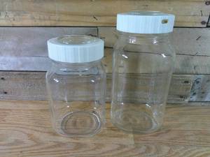 lot 148 image: Set of 2 fidenza Vetraria Glass Jars