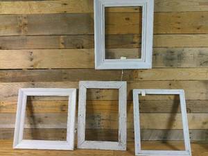 lot 161 image: Lot of 4 White Washed Picture Frames