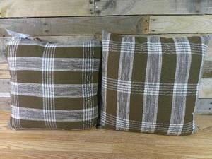 lot 169 image: Set of 2 Woven Throw Pillow - Threshold designed with Studio McGee