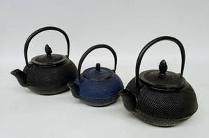 lot 56 image: Trio of Vintage Japanese Teapots