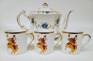 lot 59 image: Vintage ELLGREAVE Teapot and ICHI BAN Teacups