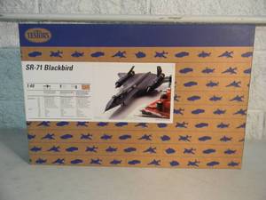 NEW SEALED IN BOX - TESTORS SR-71 BLACKBIRD 148 SCALE MODEL KIT #7584 - FANTASTIC PIECE - SEE PICTURES