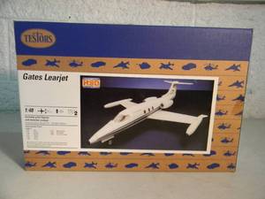 NEW SEALED IN BOX - TESTORS GATES LEARJET 148 SCALE MODEL KIT #7500 - GREAT PIECE - SEE PICTURES