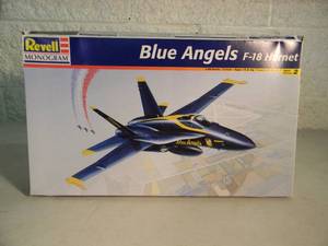 NEW SEALED IN BOX - REVELL BLUE ANGELS F-18 HORNET 148 SCALE MODEL KIT #85-5820 - GREAT PIECE - SEE PICTURES