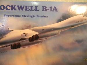 NEW IN BOX - MINICRAFT MODEL KITS 1144 SCALE ROCKWELL B-1A SUPERSONIC STRATEGIC BOMBER #11606 - GREAT PIECE - SEE PICTURES