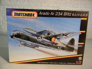 NEW IN BOX - MATCHBOX ARADO AR 234 BLITZ B-2C-2C-3 172 SCALE MODEL KIT #40416 - GREAT PIECE - SEE PICTURES