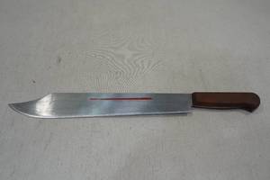 lot 9 image: Valor Knife #135