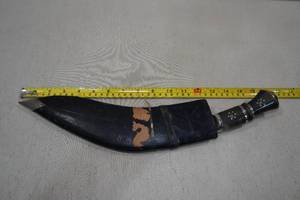 lot 10 image: Custom Wood Handle Combat Knife