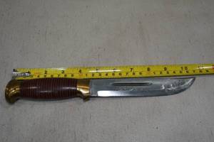 lot 22 image: Helle Fabrikker Fixed Blade Hunting Knife
