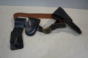 lot 37 image: Vintage Duty Belt -Small