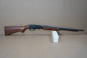 lot 1E image: Remington Model 572 Fieldmaster Slide-Action .22 SLLR Rifle