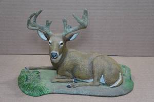 lot 81 image: Danbury Mint Summer Velvet Porcelain Sculpture By Bob Travers