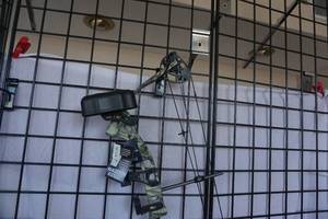 lot 1 image: Diamond By Bowtech Razors Edge Compound Bow Left Hand