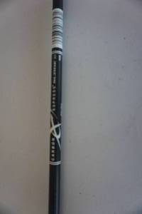 lot 23 image: Carbon Express Surge 20 Cross Bow Bolt With 12 Moon Nock and Field Tip