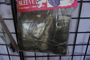 lot 39 image: Allen Full Zipper Cross Bow Sleeve With 2 Packs Excalibur String Silencers