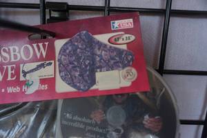 lot 40 image: Allen Full Zipper Cross Bow Sleeve With Cmere Deer DVD