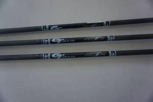 lot 41 image: 3 - Gold Tip Lightning Carbon Arrows