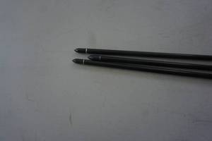 lot 43 image: 3 - Easton Carbon Storm Arrows