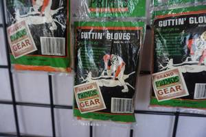 lot 128 image: 4 Pair Primos Brand Gutting Gloves