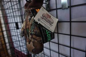 lot 131 image: Hot Shot Brand Thinsulate Open Finger Camo Hunters Shooting Gloves