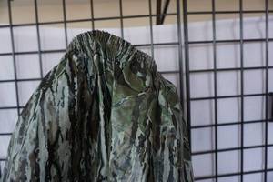 lot 153 image: Mens Camo Water Proof Rain Pants With Elastic Waist Band