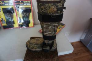 lot 154 image: Bow Legger Hands Free Personal Boot Attach Bow Holder With Display Boot