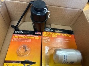 lot 192 image: The Game Tracker Professional Game Tracker Line Arrow Attachment Clips With Model 2500 Replacement Spool