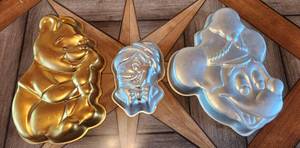 lot 35 image: Vintage Wilton Cake Pans Mickey Mouse, Winnie the Pooh & Pinocchio