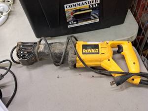lot 164 image: DeWalt VS Reciprocating Saw DW304P