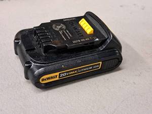lot 166 image: DeWalt 20V Max Lithium Ion Cordless Tool Battery