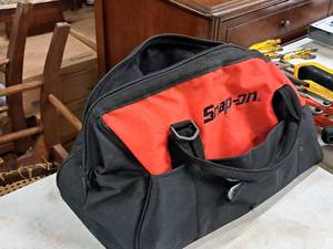 lot 186 image: Snap-on Tool Bag