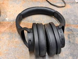 lot 194 image: Treblab Z2 Wireless Headphones
