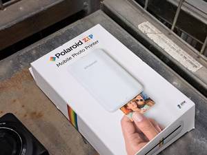 lot 199 image: Lot of (Mobile Photo Printer) Polaroid ZIP