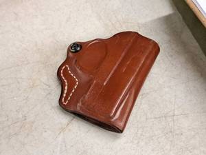 lot 203 image: Leather Handgun Holster