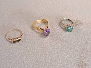 lot 207 image: Lot of (3) Assorted Womens Rings