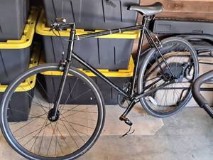 lot 237 image: 24 Mens Single-speed Street Bicycle 24 Black Frame