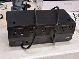 lot 17 image: APC Surge Protection Power Station BE600M1