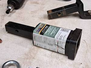 lot 27 image: Reese Towpower Farm & Ranch 3500-lbs 6 1-14-2 Adapter Hitch Extension