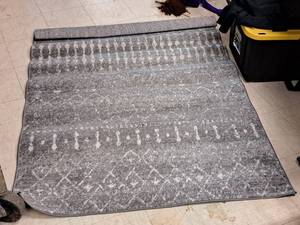 lot 51 image: Area Rug 4x6