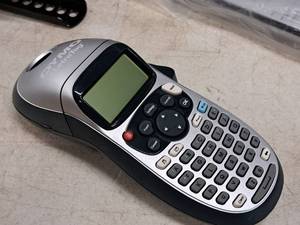 lot 72 image: Dymo LetraTag Handheld Label Maker