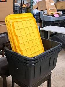 lot 86 image: Lot of (3) Commander XXL 27-Gallon Plastic Totes with Lid 20x30x14