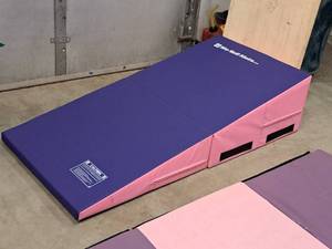 lot 99 image: Incline Tumbling Mat