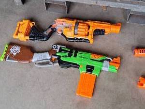 lot 110 image: Lot of (2) Nerf Guns - Lawbringer, Sling Fire
