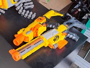lot 112 image: Lot of (2) Nerf Guns - Recon CS-6, N-Strike