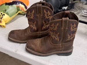 lot 127 image: Size 13-12D Brown Leather Cowboy Boots