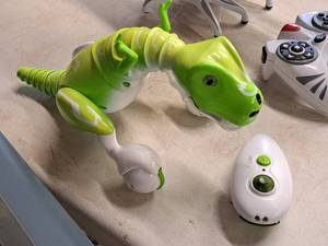 lot 136 image: Dinosaur RC Toy with Remote Control