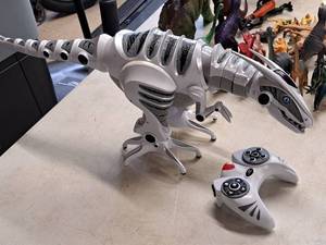 lot 137 image: Dinosaur RC Toy with Remote Control