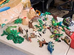 lot 139 image: Lot of  Assorted Dinosaur and Animal Toys
